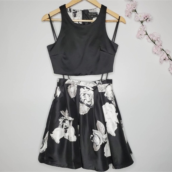 Sequin Hearts 2-PC Crop Top & Floral Skirt Size 1 - Picture 2 of 14